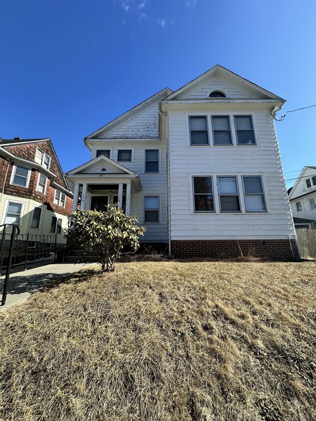 Foto principal - 168 Brightwood Ave