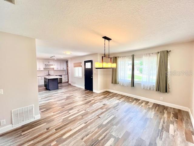 Foto del edificio - 525 Southport Dr