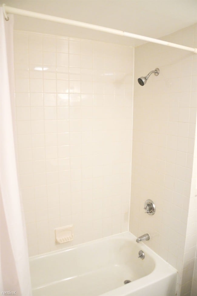 Building Photo - Studio, 1 bath  - 66 Queensberry St # 24A
