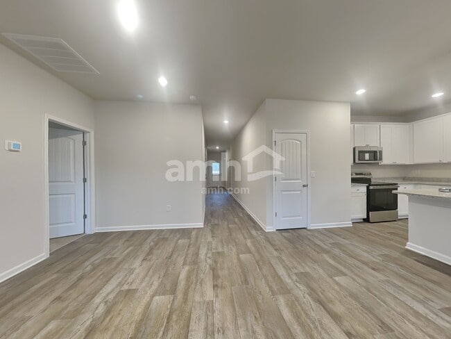 Building Photo - 3216 Emberly Dr