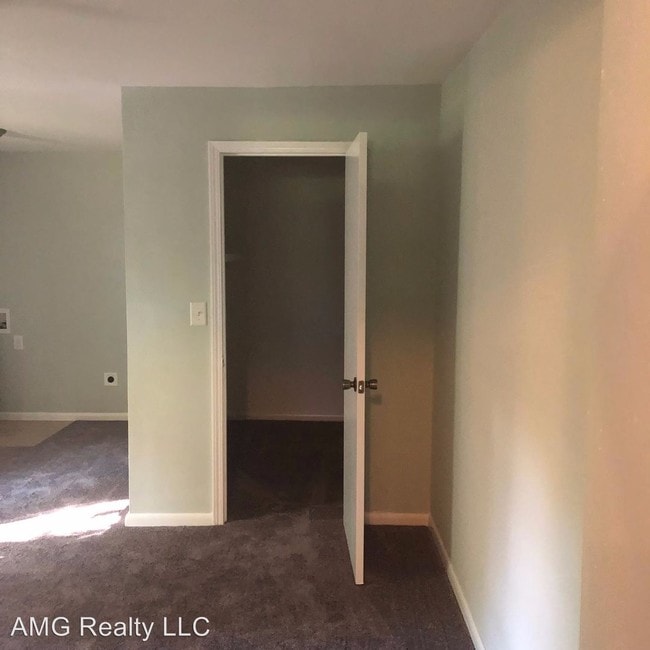 Building Photo - 1 br, 1 bath Apartment - 202 Nelson Street