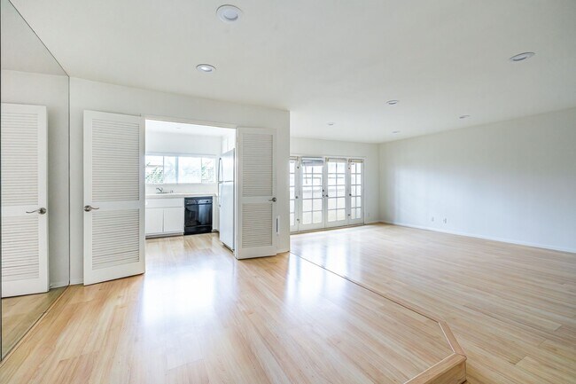 Building Photo - 947 18th St