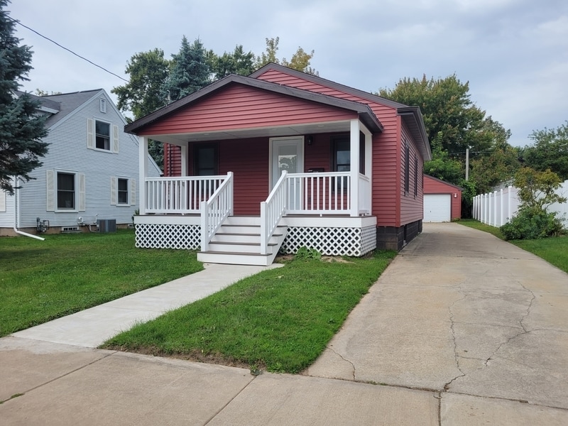 Primary Photo - 1719 N Division St