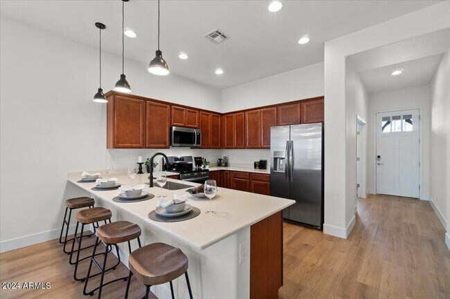Foto del edificio - 20579 W Edgemont Ave