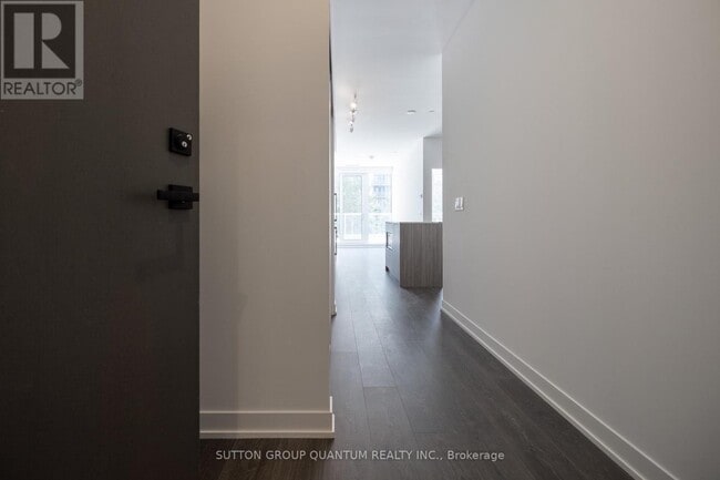Building Photo - 15 Holmes Ave