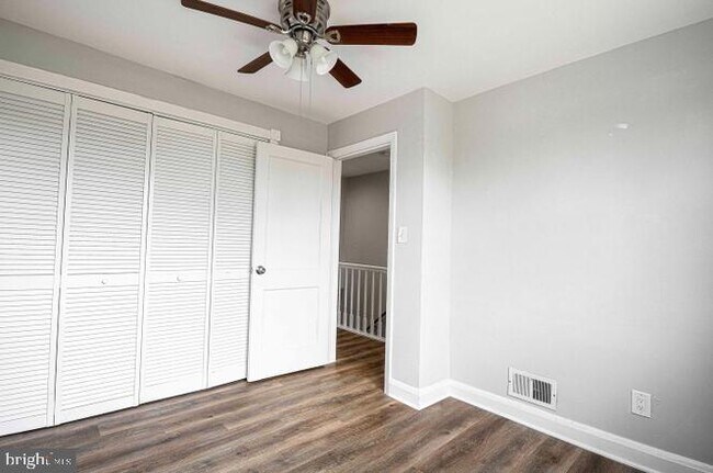 Foto del edificio - 114 Riverthorn Rd