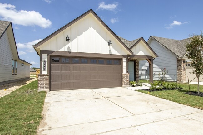 Building Photo - 876 Kickapoo Ln
