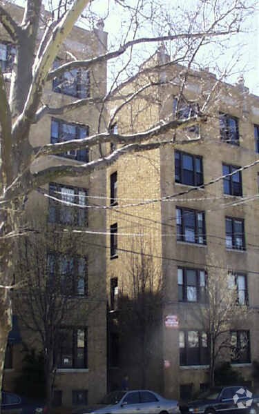 Building Photo - 429-435 Fairmount Ave