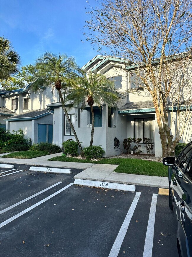 Foto del edificio - 108 Harbour Pointe Way