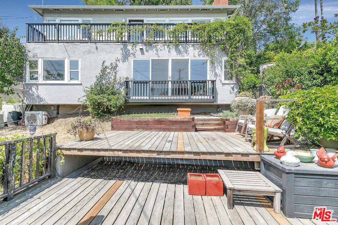Foto principal - 2073 Vine St