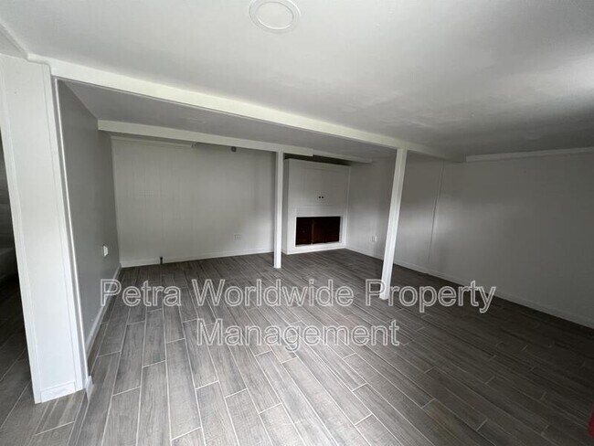 Foto del edificio - 611 E Plymouth Ave