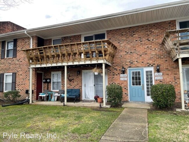 Foto del edificio - 2 br, 1.5 bath House - 1028 Barclay Square