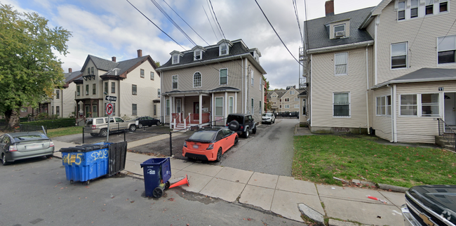 Building Photo - 15 Farrington Ave