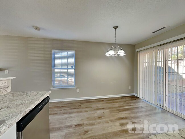 Foto del edificio - 5709 Bryanstone Pl