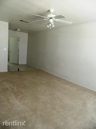 Building Photo - 1610 Van Zanten Dr