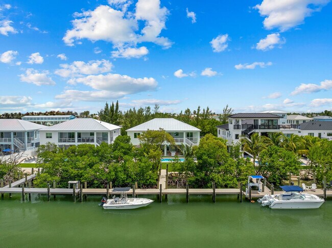 Foto del edificio - 83 Pescayo Ave