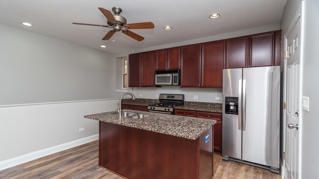 Foto del edificio - 6813 N Lakewood Ave