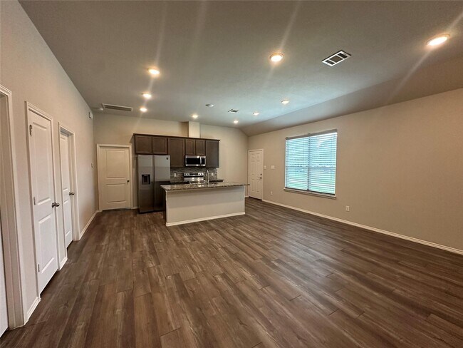 Foto del edificio - 15063 Arrowhead Loop E