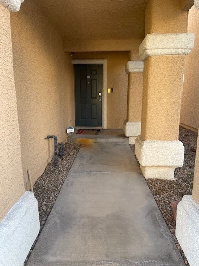 Building Photo - 4803 Principle Court ! 2 Bed / 2 1/2 Bath !