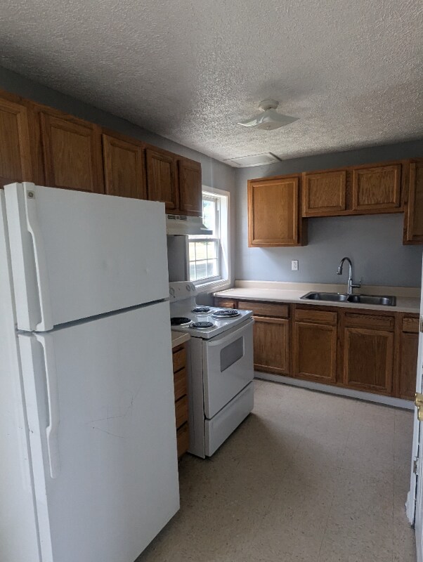 Primary Photo - 14 N Ritchie Ave