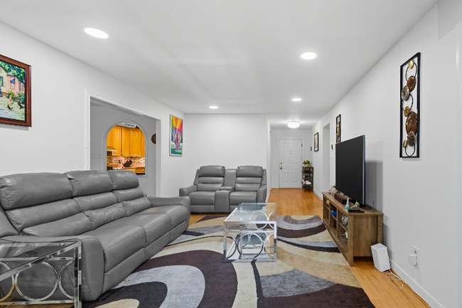 Foto del edificio - 11430 Strand Dr