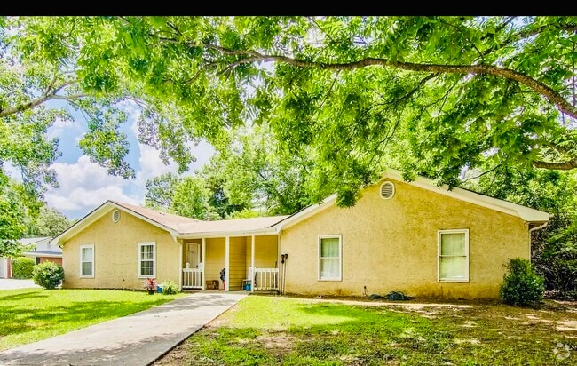 Building Photo - 1704 Riverside Ct NE