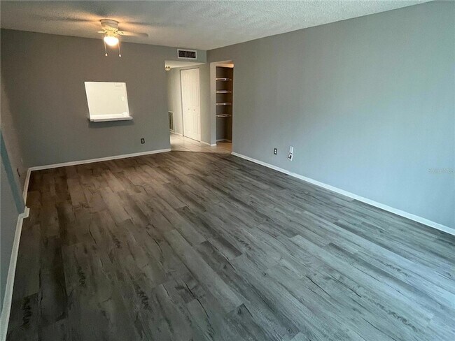 Foto del edificio - 2700 Coconut Bay Ln
