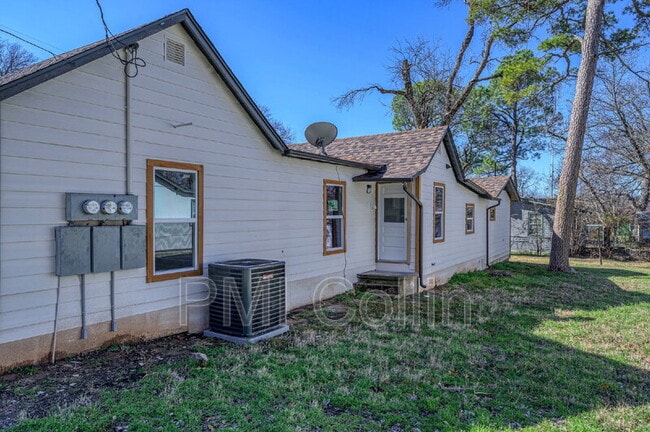 Building Photo - 1434 S Rusk St
