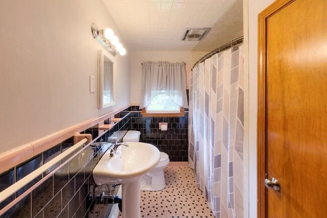 Foto del edificio - 34 Saybrook Rd