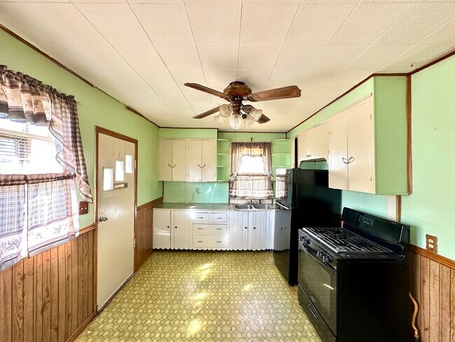 Foto del edificio - 806 1/2 Harrison St