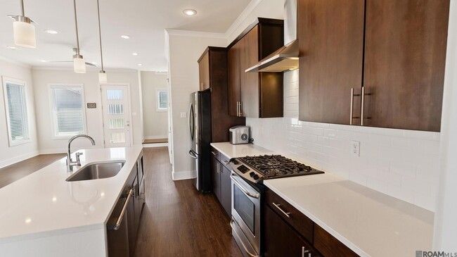 Building Photo - 7112 Kodiak Dr