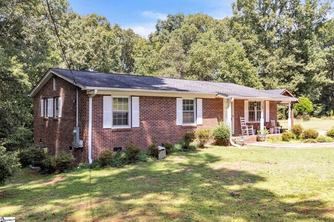 Building Photo - 107 Rosewood Cir