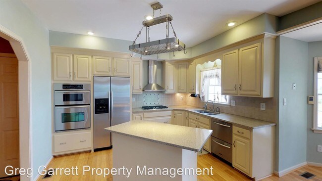 Foto del edificio - 4 br, 4 bath House - 1206 Dandy Loop Rd