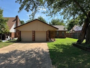 Building Photo - 5420 Evanbrook Terrace