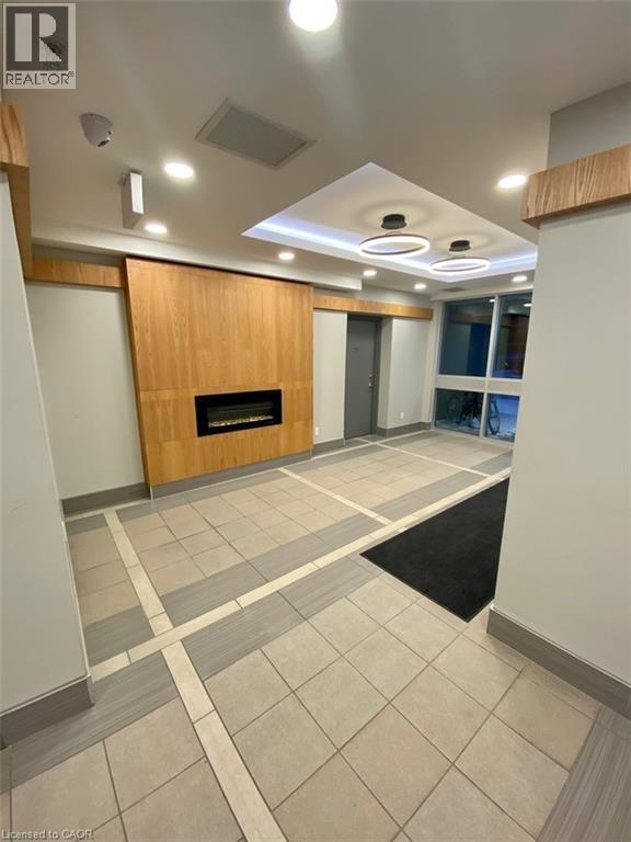 Building Photo - 258B Sunview St