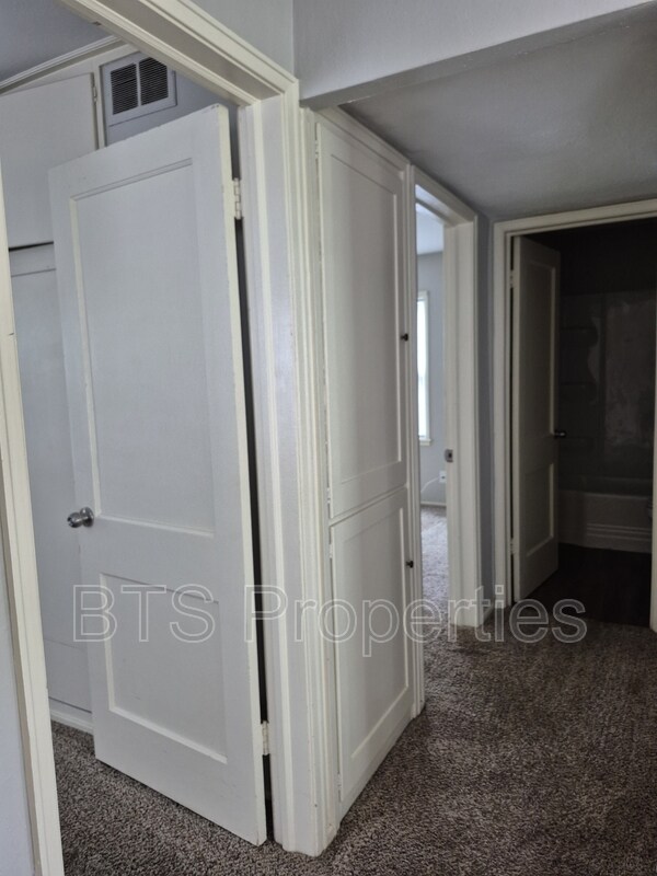 Foto del edificio - 717 E Gift Ave