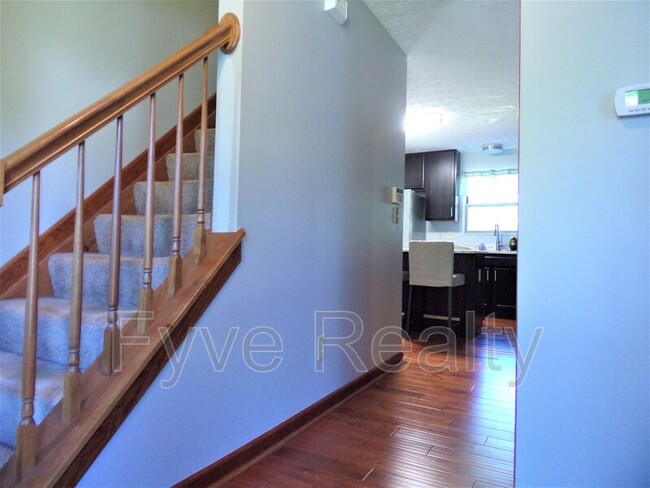 Building Photo - 4863 Westerville Run Dr