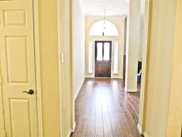Building Photo - 6768 Burr Oak Dr