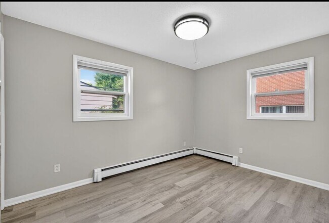 Building Photo - 800 13th St