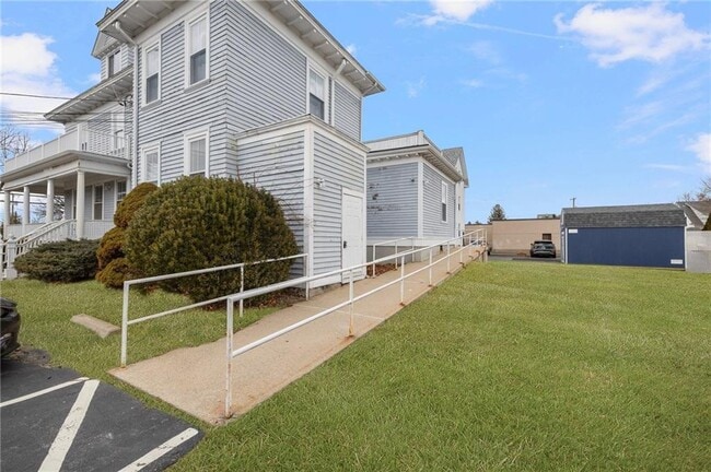 Building Photo - 1536 Cranston St