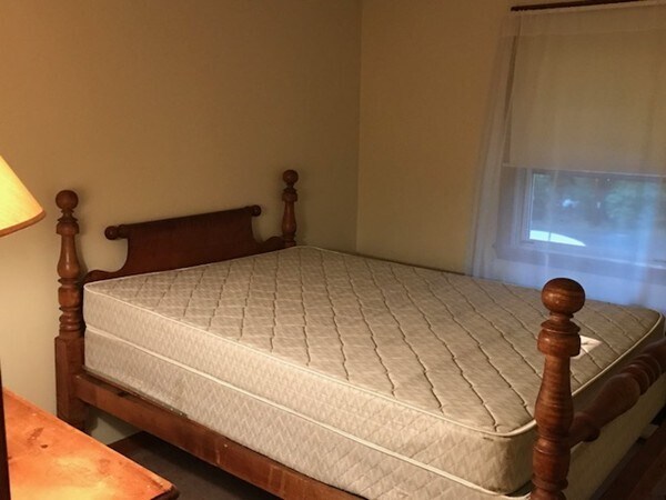 Foto del edificio - 32 Mary Lou Ave