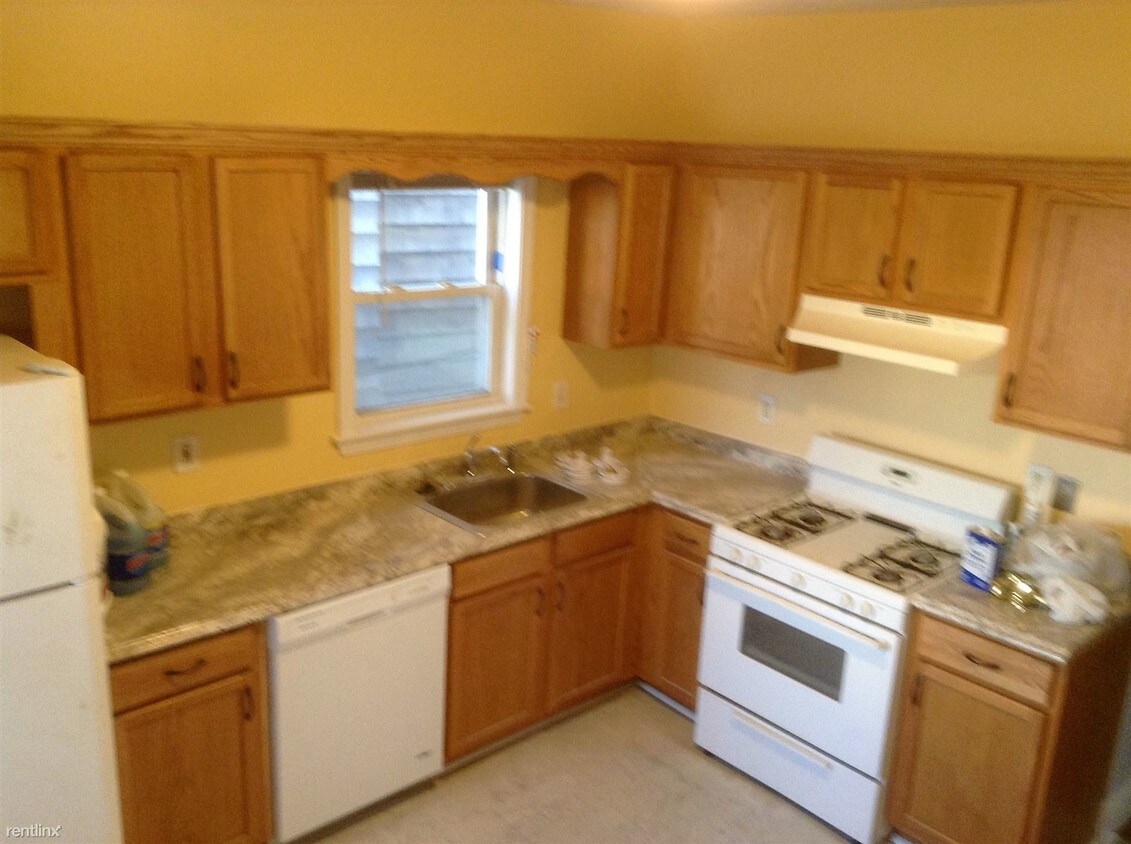 Primary Photo - 36 Brookford St