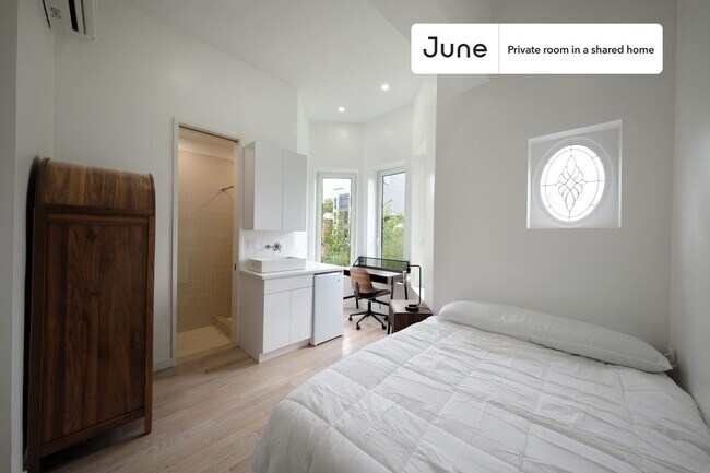 Foto del edificio - Room in Shared 4 bed/4 bath home in Ditmas Park