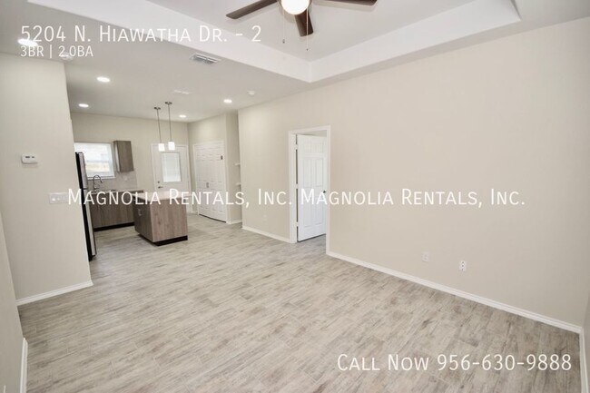 Building Photo - 5204 N Hiawatha Dr