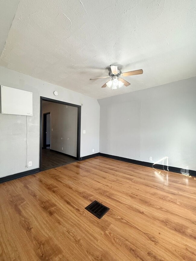 Building Photo - 1336 S 30th Ave