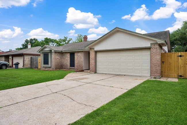 Building Photo - 4023 Broken Elm Dr