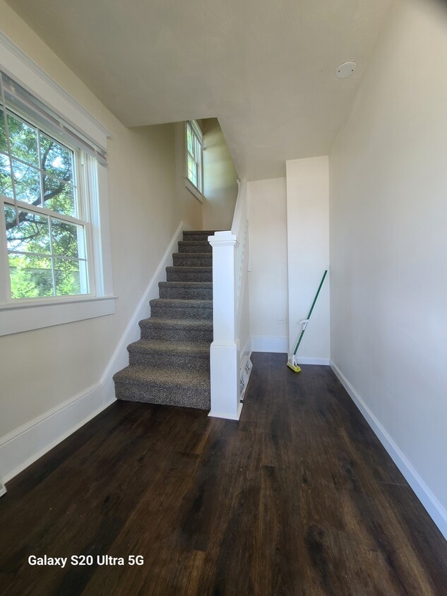 Primary Photo - 3476 Winchester Ave