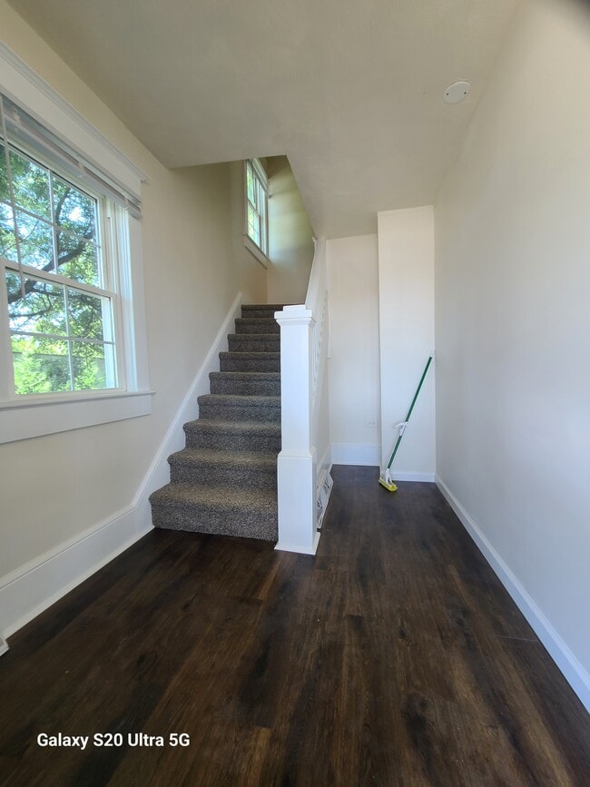 Building Photo - 3476 Winchester Ave