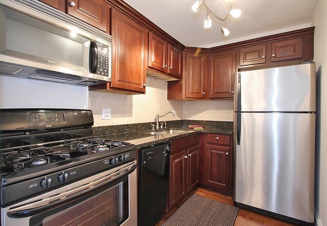Foto del edificio - 8232 Niles Center Rd
