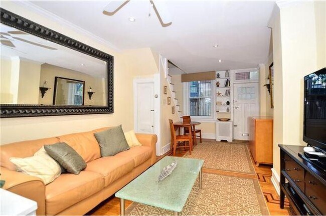 Building Photo - 1830 Manning St